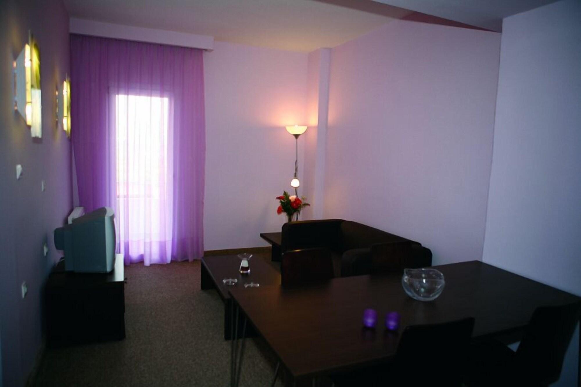 Assembly Hotel Anchialos エクステリア 写真