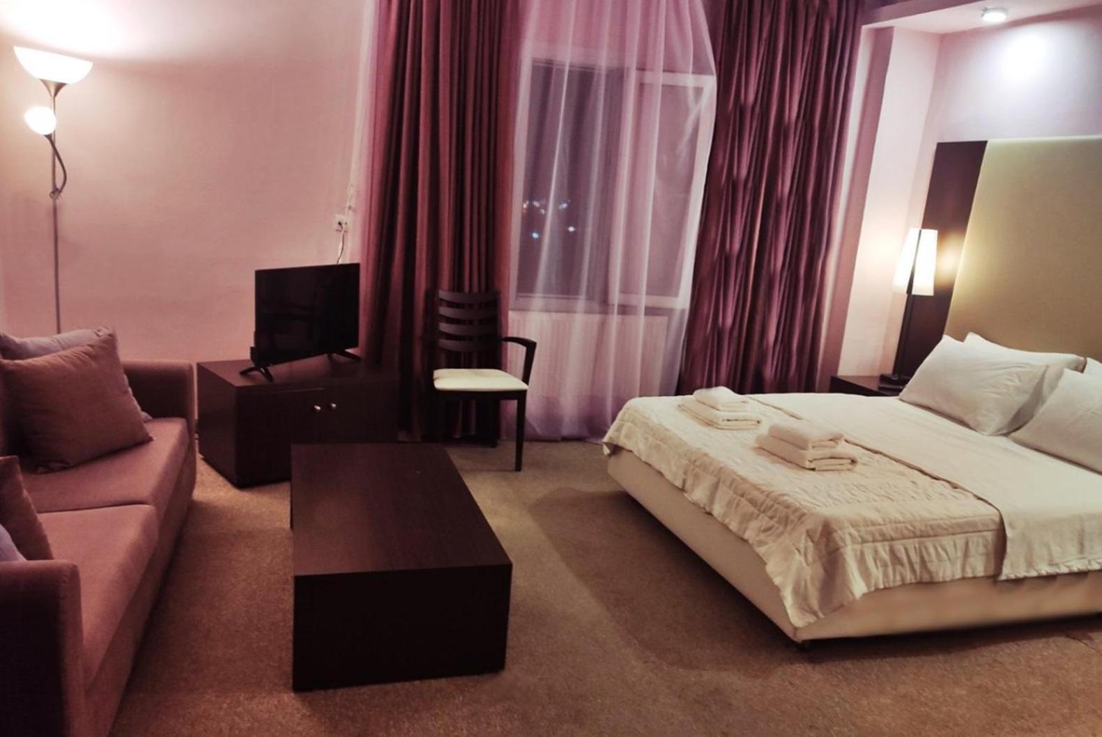 Assembly Hotel Anchialos エクステリア 写真